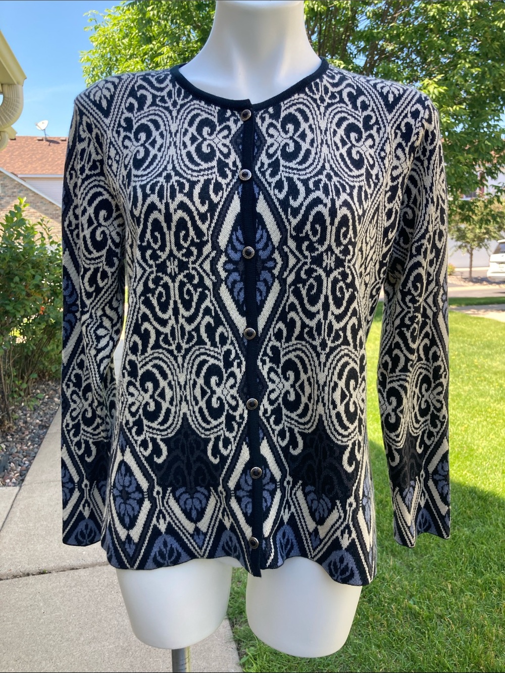 🏇 Intiwara Womens Navy and Cream Patterned Button-Front Cardigan Sweater